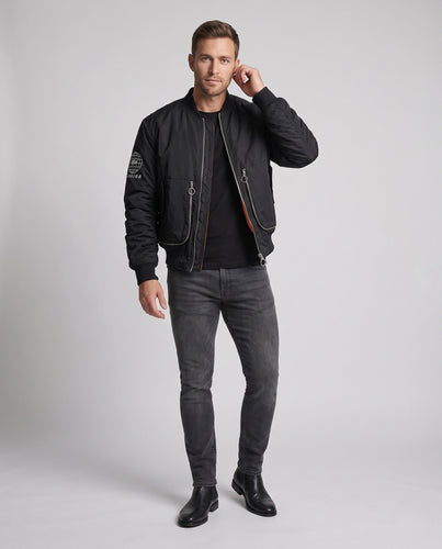 Herren Urbaner Piloten-Bomber im MA-Look mit Utility-Ärmeltasche und kontrastierendem Innenfutter Shop Nory