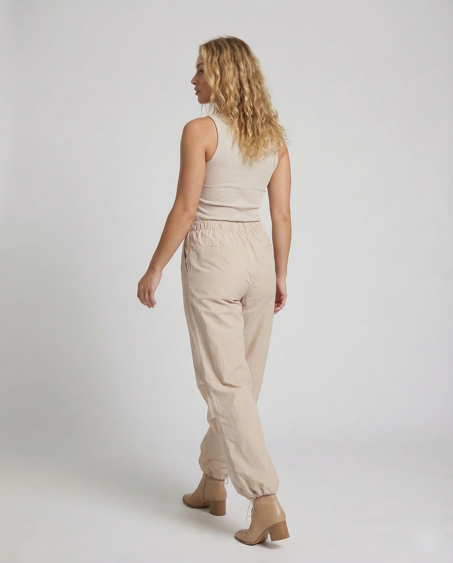 Product 15540658766154 - back_view