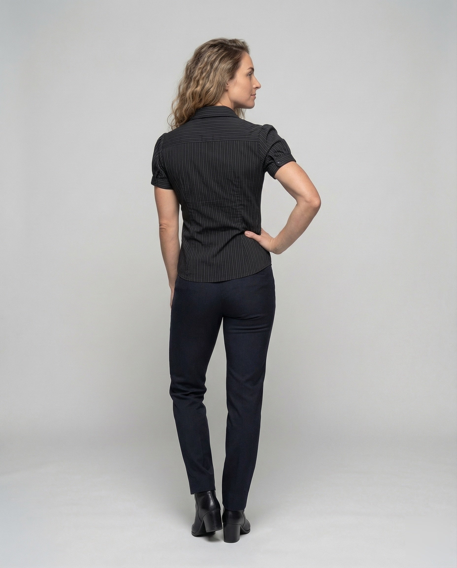 Product 15540717683018 - back_view