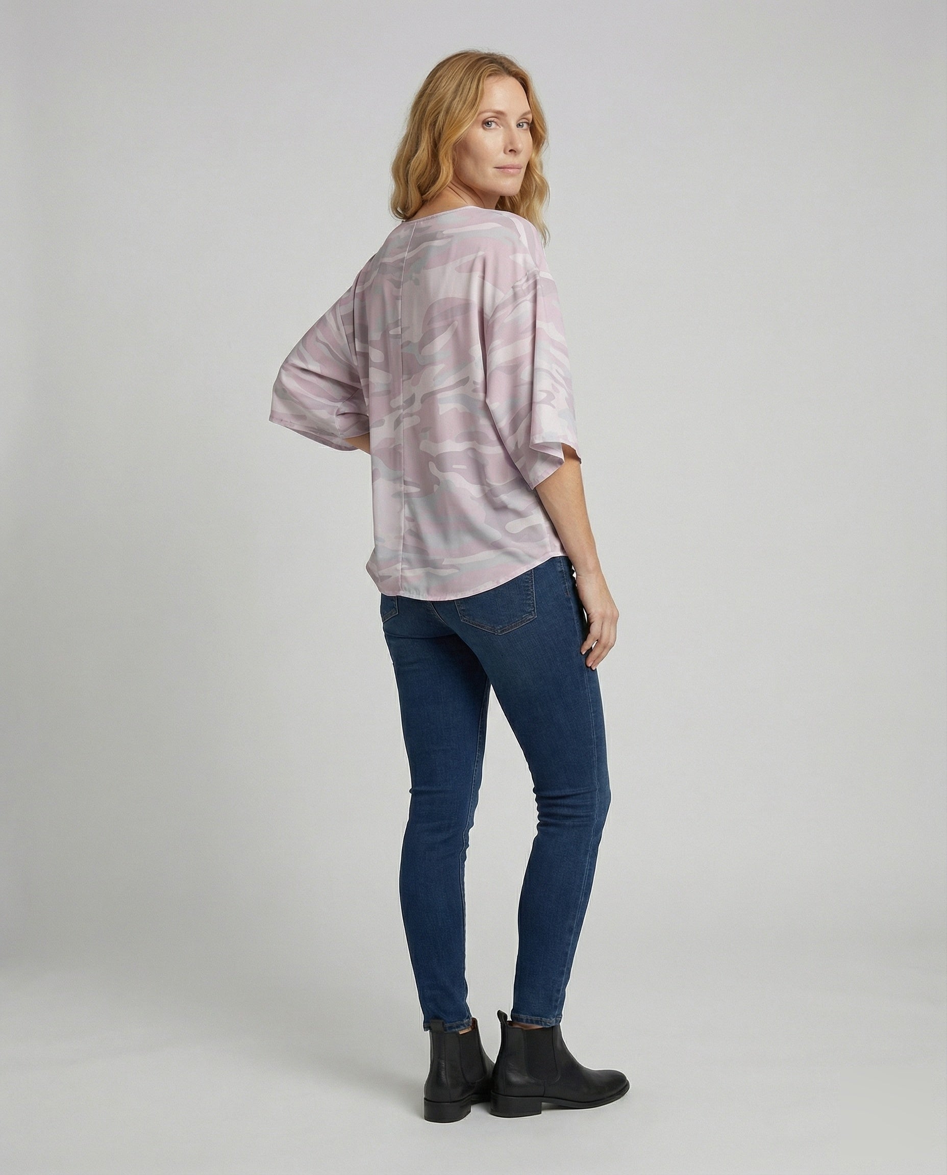 Product 15548906111306 - back_view