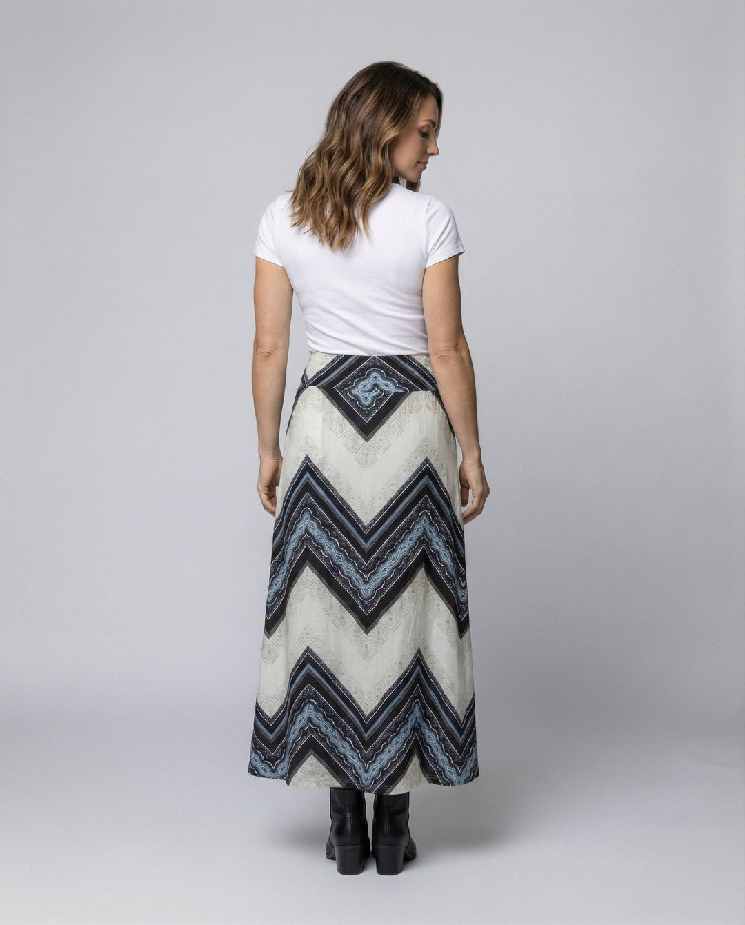 Product 15550436213066 - back_view