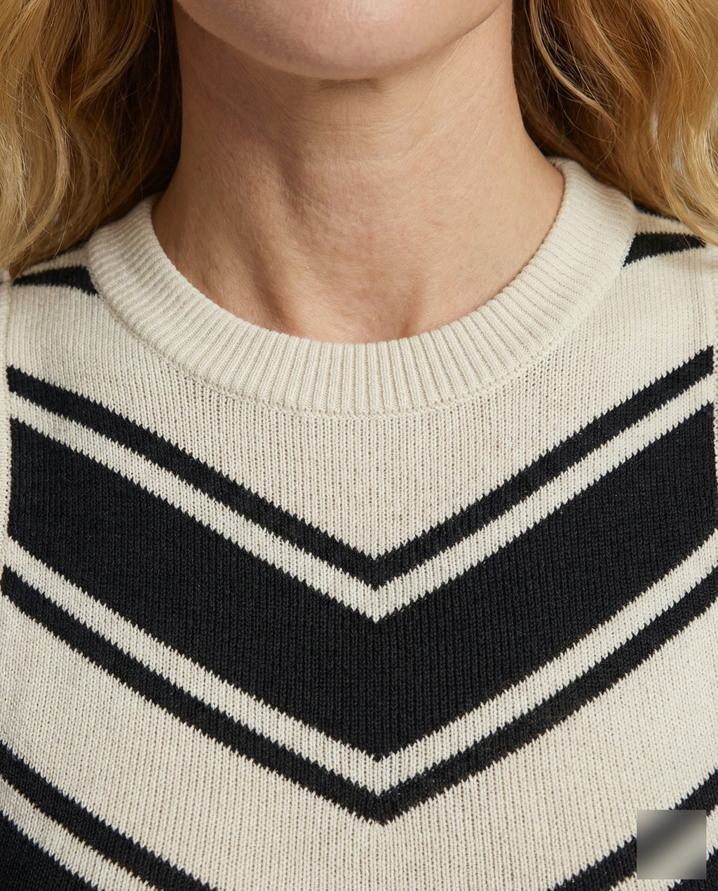 Product 15552440369482 - close_up_detail
