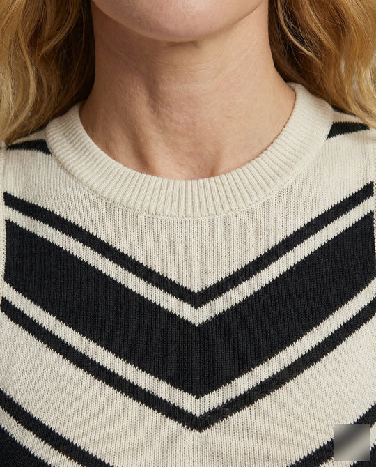 Product 15552440369482 - close_up_detail
