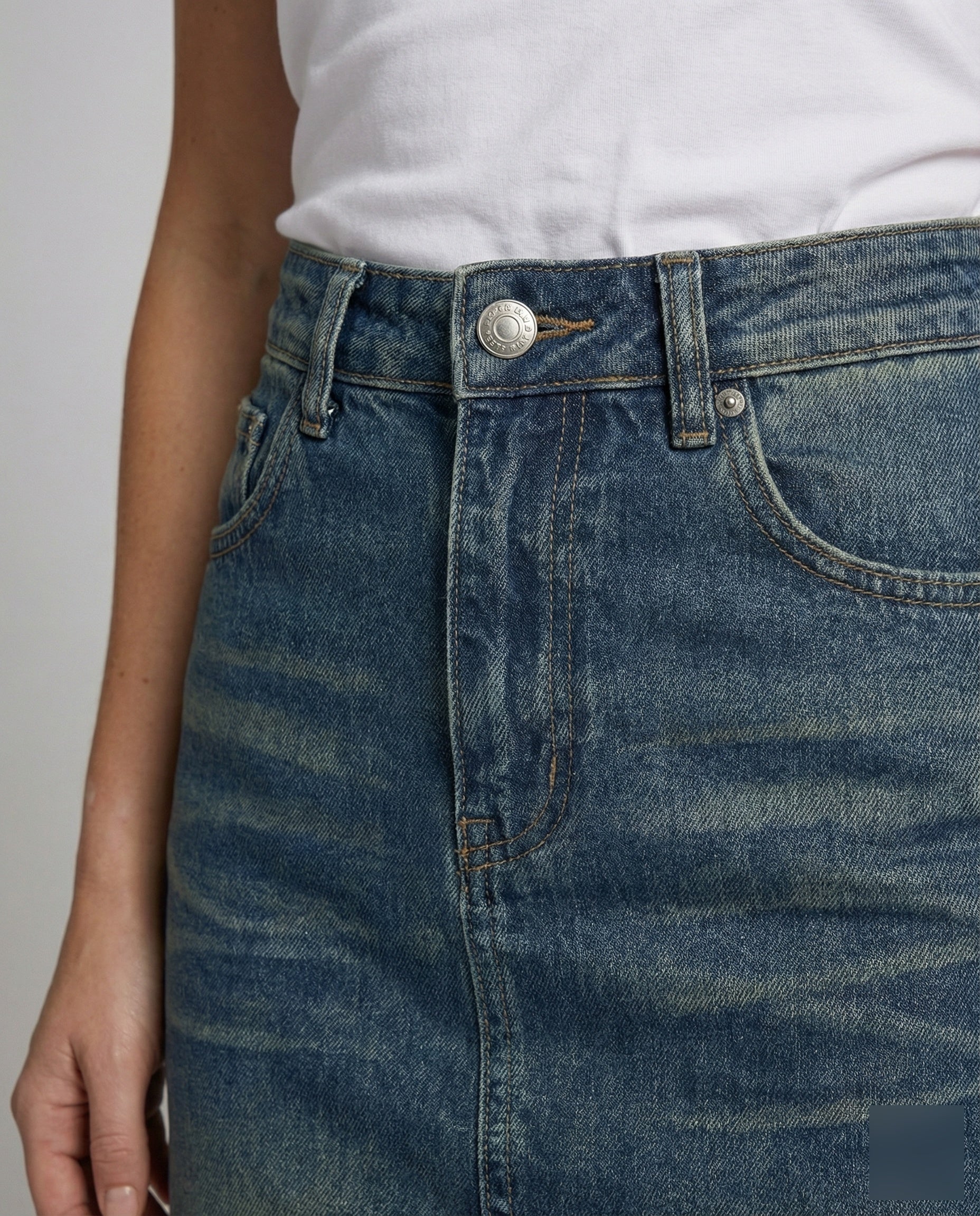 Product 15552444072266 - close_up_detail