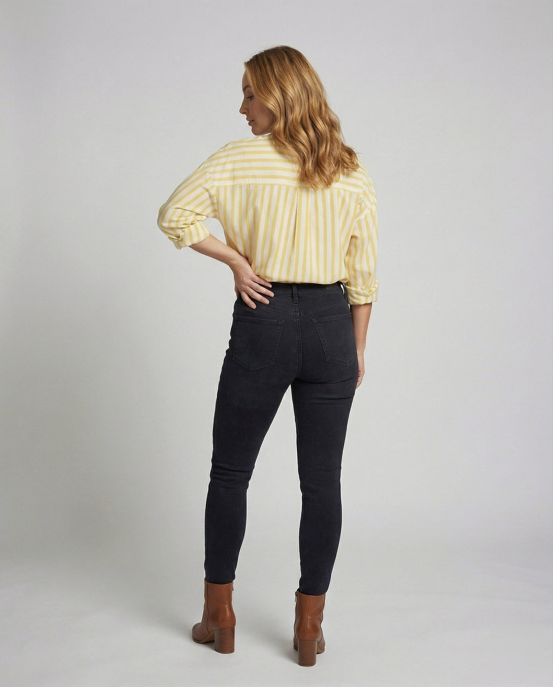 Product 15564343902538 - back_view
