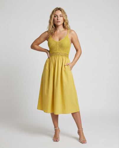 Damen nan gehäkeltes Spaghettiträger-Midikleid mit floraler Stickerei und schmeichelnder A-Linien-Silhouette