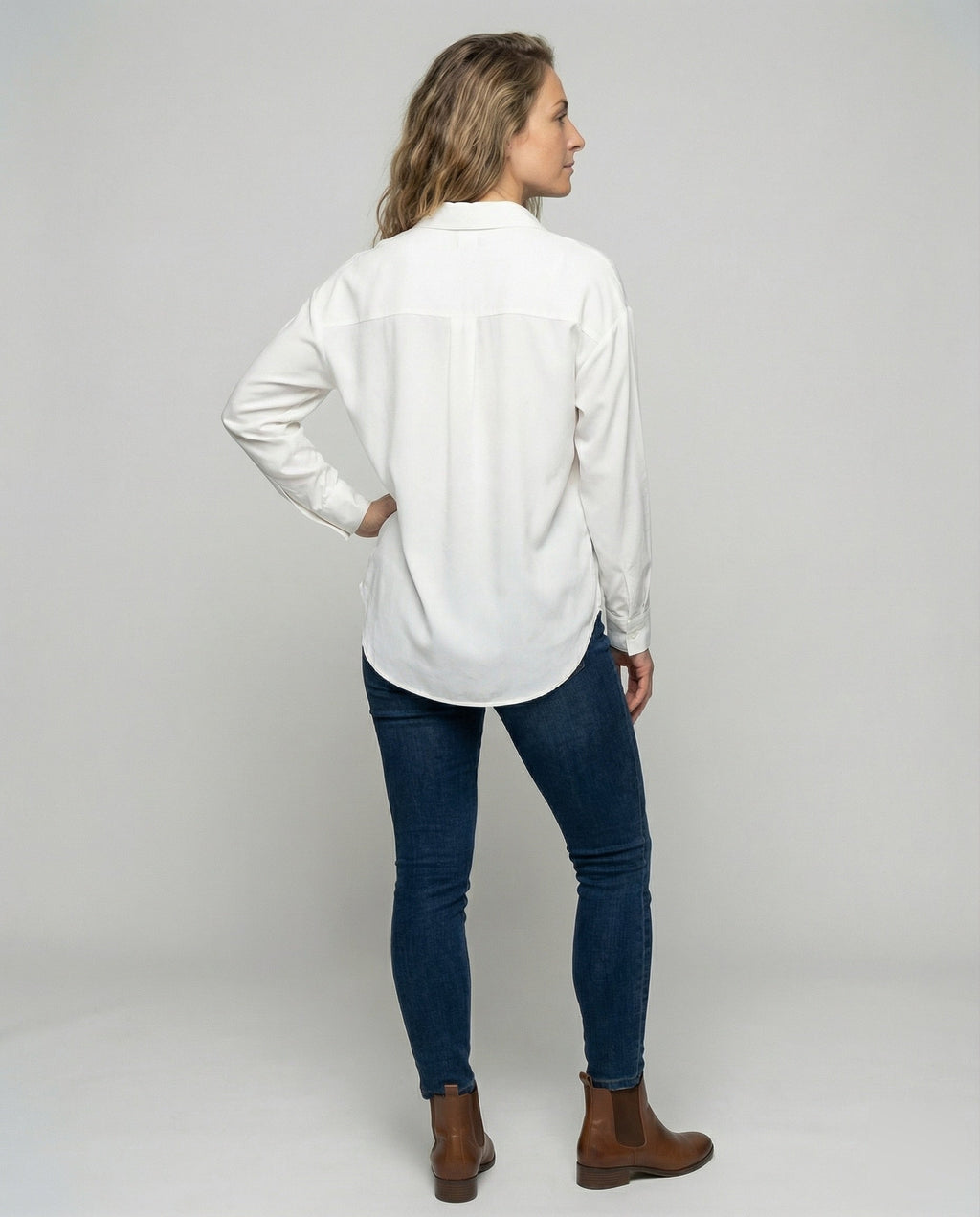 Product 15576240587082 - back_view