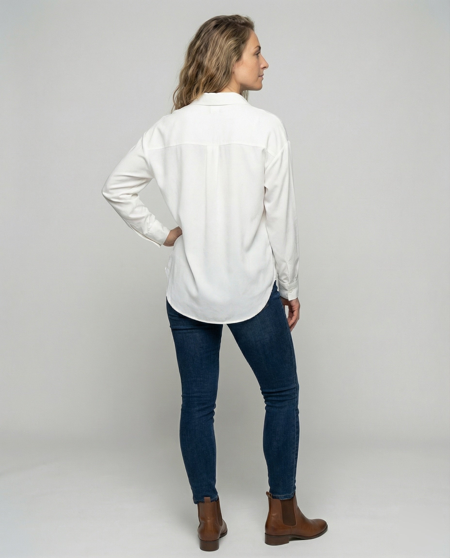 Product 15576240587082 - back_view