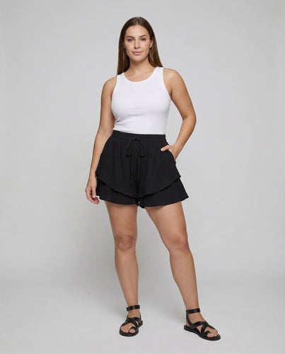 Damen nan luftige Krepp-Shorts im Lagenlook mit doppeltem Volant, elastischem Bund und Bindekordel Shopnory
