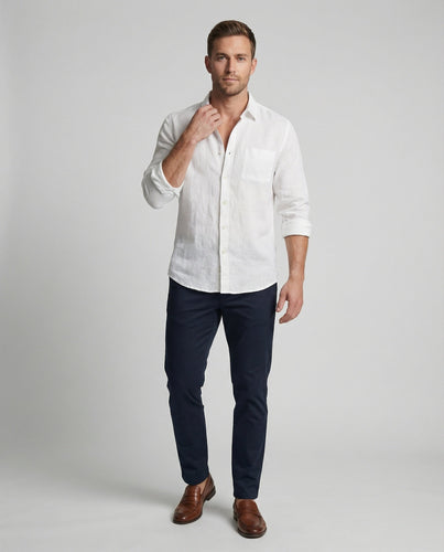 Herren nan sommerliches Leinenhemd mit offenem Kentkragen, krempelbaren Ärmeln und gerundetem Saum