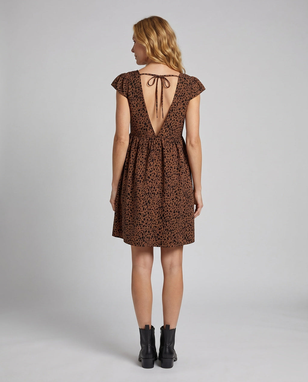 Product 15587498525002 - back_view
