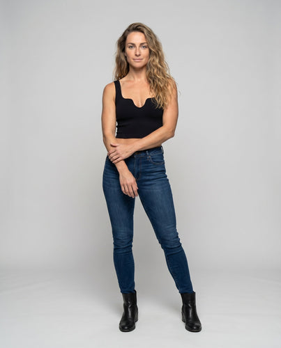 Damen Crop-Top mit Wellen-Ausschnitt und Rippstruktur