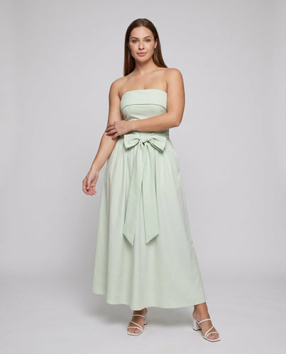 Damen Maxikleid mit schulterfreiem Design und elegantem Taillengürtel