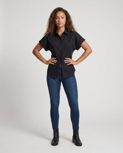 Damen Kurzarmbluse mit eleganter Knopfleiste und lässigem Schnitt