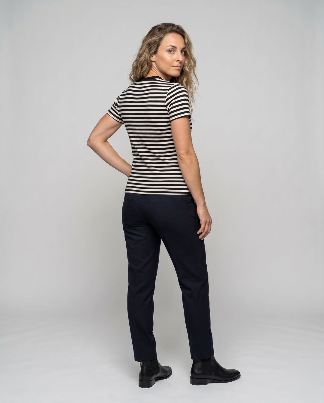 Product 15637866643786 - back_view