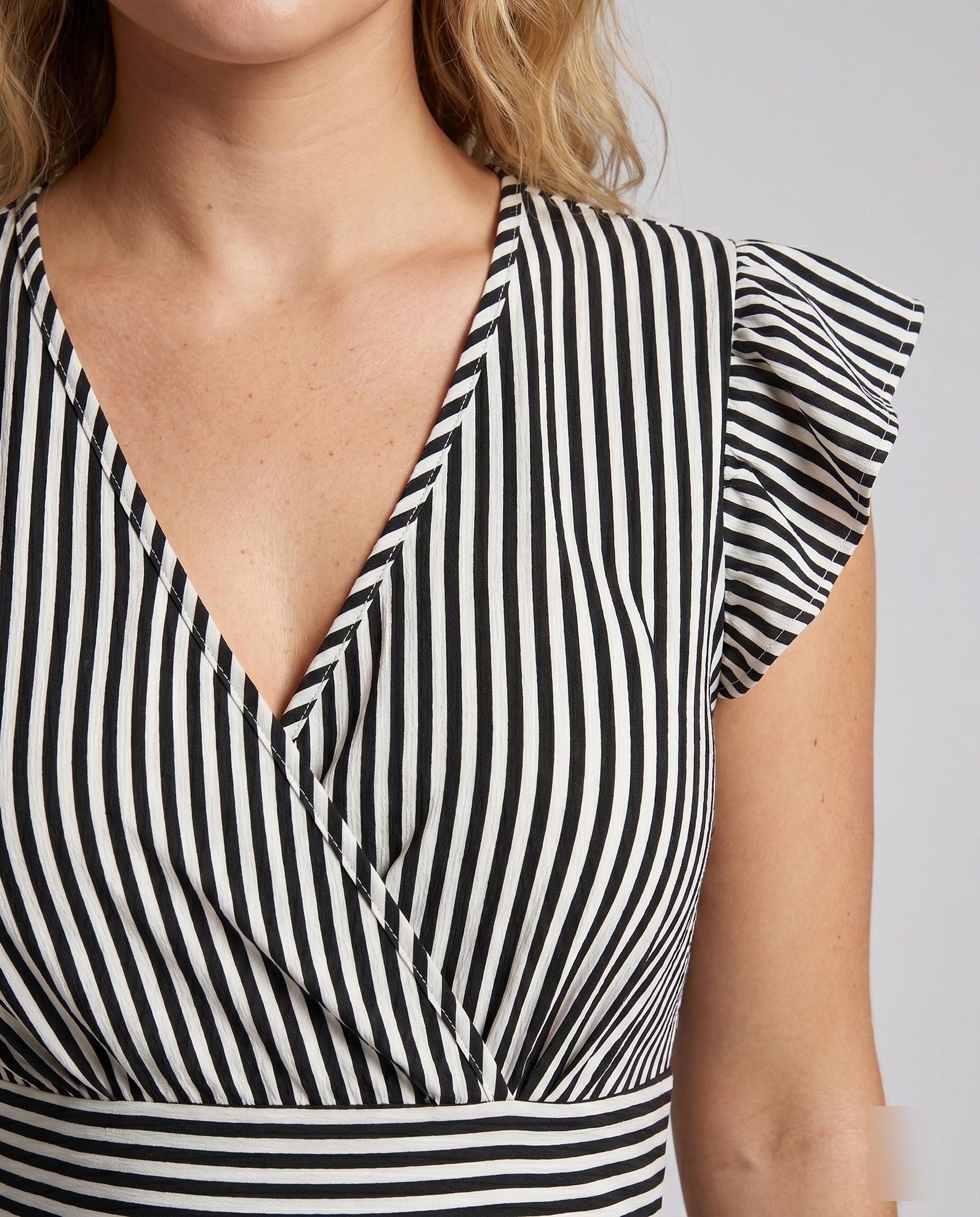 Product 15638177841482 - close_up_detail