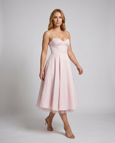 Damen Hochzeitskleid mit elegantem Bustier-Oberteil und voluminösem Rock