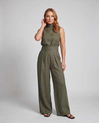 Damen Luftiger Jumpsuit mit hohem Kragen und weitem Bein Shopnory