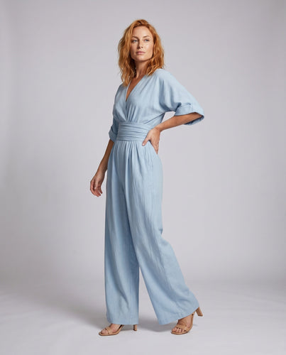 Damen Weit geschnittener Jumpsuit mit tiefem V-Ausschnitt und schickem Taillengürtel