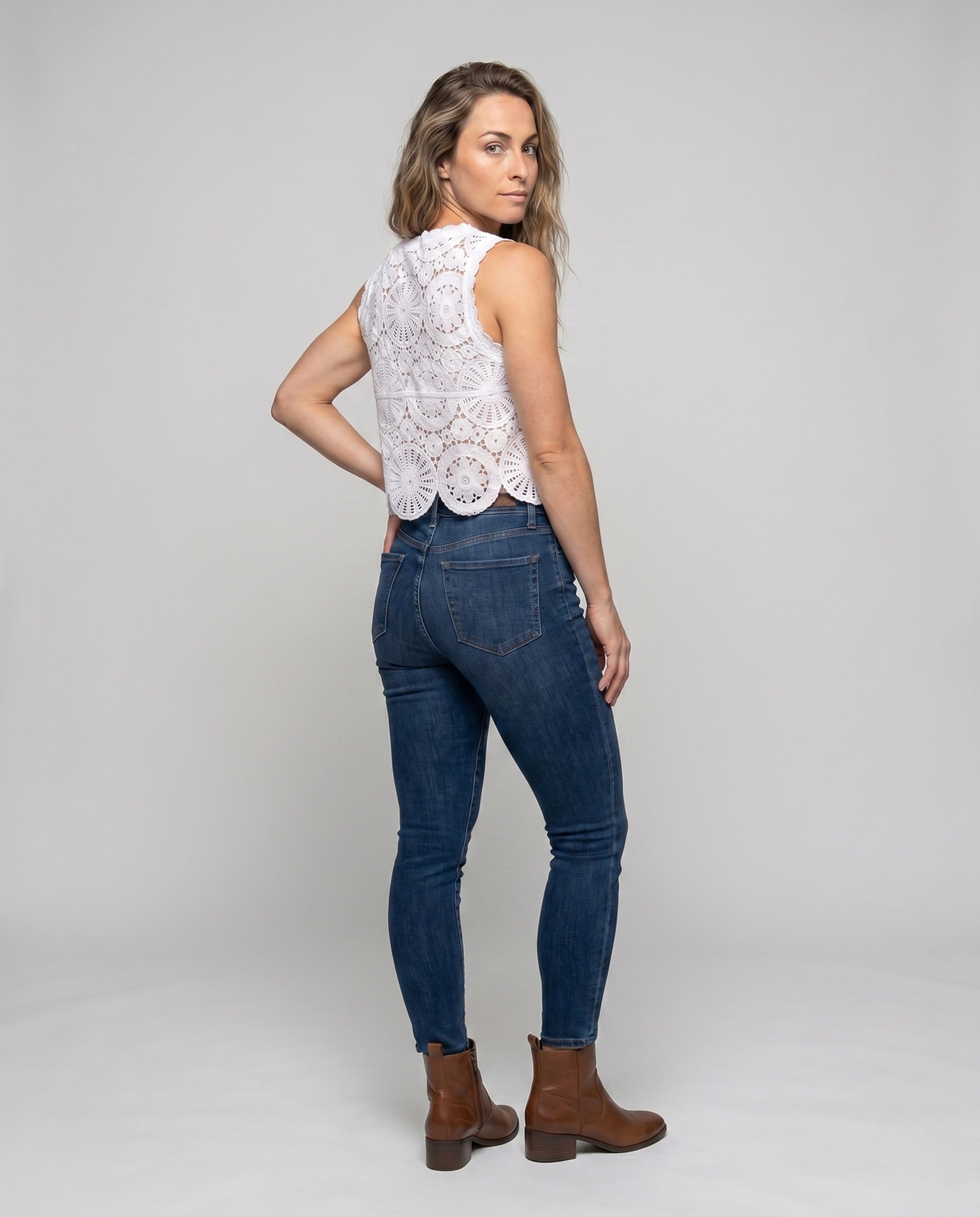Product 15645952541002 - back_view