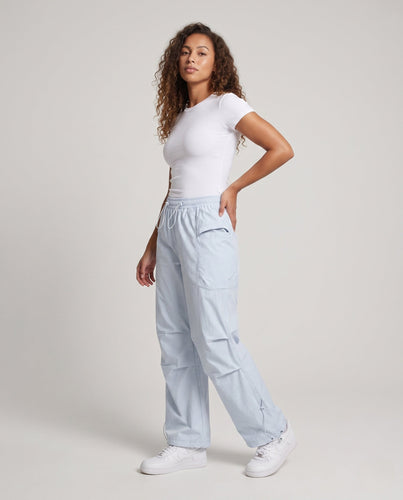 Damen multifunktionale Outdoor-Hose mit praktischen Taschen und elastischem Bund