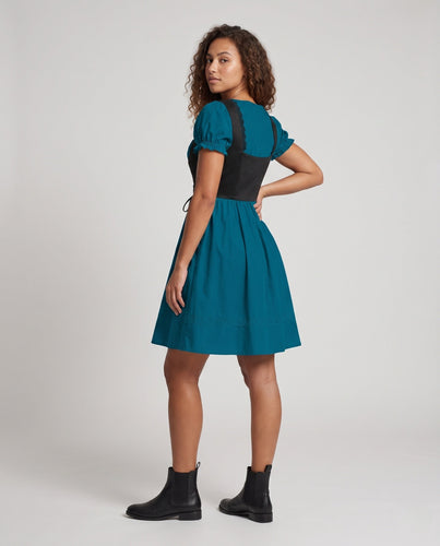 Damen Dirndl mit hochwertiger Handwerkskunst und eleganten Schnürdetails Shop Nory