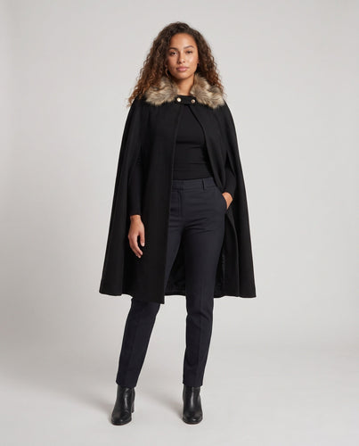 Damen eleganter Kapuzenumhang mit geschmeidigem Schnitt und kunstvollen Verzierungen Shop Nory