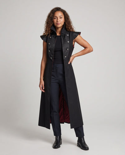 Damen eleganter Kapuzenumhang mit kunstvollem Design und detaillierten Akzenten Shop Nory