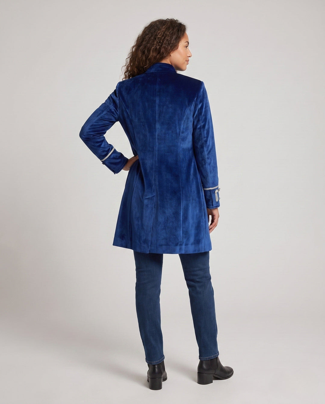 Damen eleganter Samtfrack mit aufwändigen Knöpfen Shop Nory