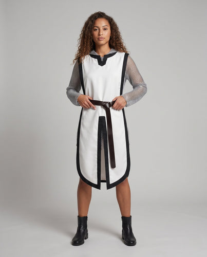 Damen Kostümset mit gestreiftem Kleid und Kettenhemd-Elementen Shop Nory