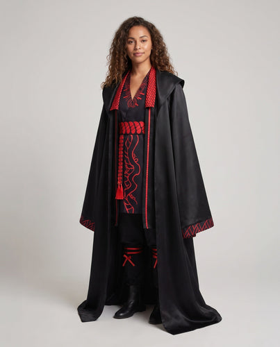Damen Kostümset mit kunstvoll gestalteter Robe und Details Shop Nory