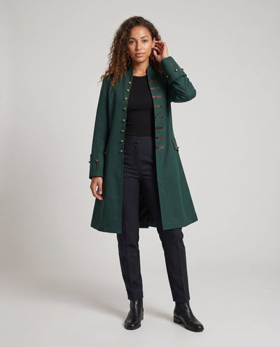 Damen eleganter historischer Umhang mit kunstvollen Knöpfen und weiten Ärmeln Shop Nory