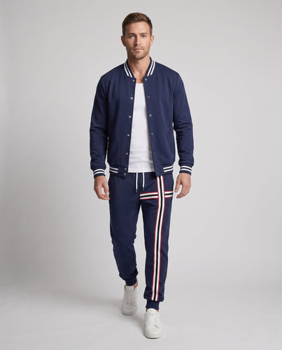 Männliches lässiges Lounge-Set mit College-Bomberjacke und gestreiften Jogginghosen Shop Nory