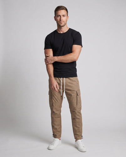 Herren Utility Jogger Cargo-Hose mit Kordelzugbund, Knöchelbereich und applizierten Klapptaschen Shop Nory