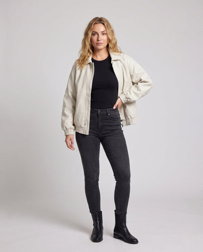 Damen Modische Kunstlederjacke mit lässigem Schnitt Shop Nory