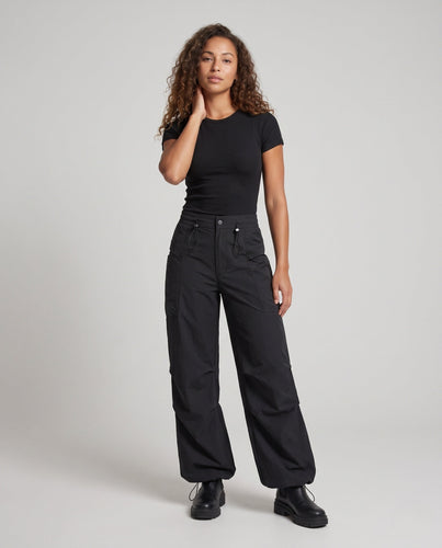 Damen Weite Cargo-Hose mit Kordelzugbund, Mehrere Taschen und Leichtgewichtigem Funktionsstoff Shop nory