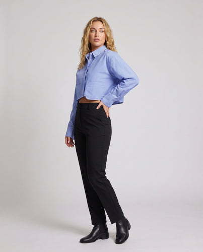 Damen Cropped Oversize‑Hemdbluse mit verdeckter Knopfleiste und großen Fronttaschen Shop Nory