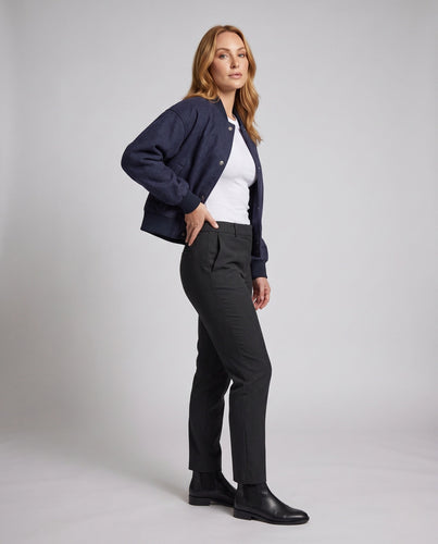 Damen Kurz geschnittene Boxy‑Bomberjacke aus Wollmix mit Druckknöpfen, Rippbündchen und seitlichen Eingrifftaschen Shop Nory