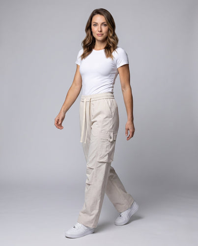 Stylische Cargo-Hosen für Frauen mit elastischem Bund und praktischen Taschen Shop Nory
