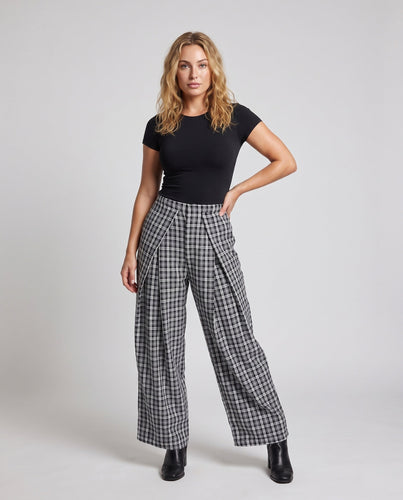 Damen Lockere Karottenhose mit Falten Shop Nory