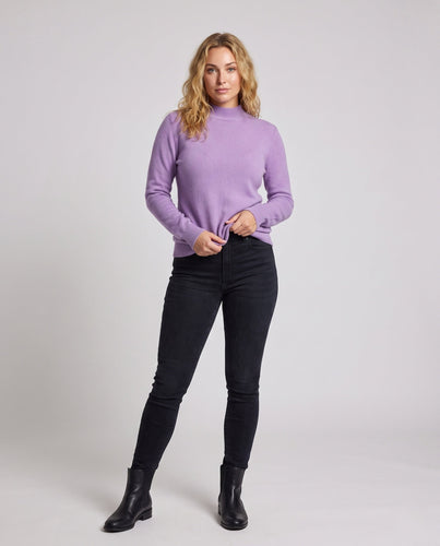 Damen Eleganter Feinstrick-Pullover mit kurzem Stehkragen und flauschiger Angora-Optik Shop Nory