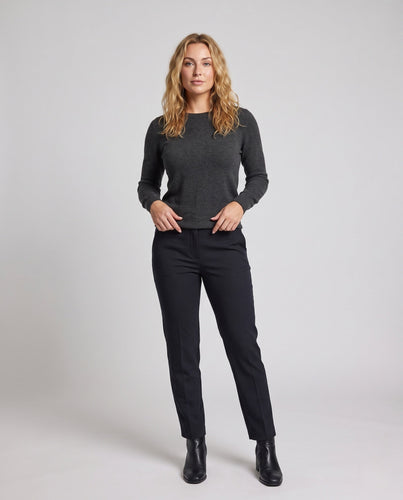 Damen Eleganter Feinstrick-Rundhals-Pullover mit Angora-Optik und verlängerten Bündchen Shop Nory