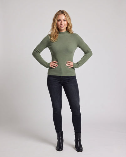 Damen Eleganter Slim-Fit Rollkragenpullover aus flauschigem Angora-Mix mit feiner Rippstruktur Shop Nory