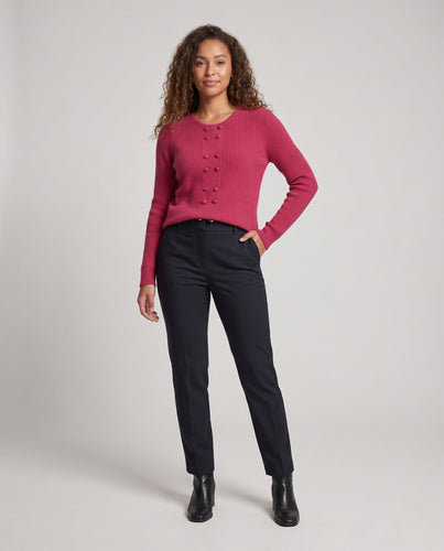 Damen Feiner Rippstrick-Pullover mit dekorativer Knopf‑Bommelpasse und Rundhalsausschnitt Shop Nory