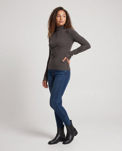 Damen Feiner Stehkragenpullover mit dekorativer Knopfleiste und Spitzenmanschetten Shop Nory