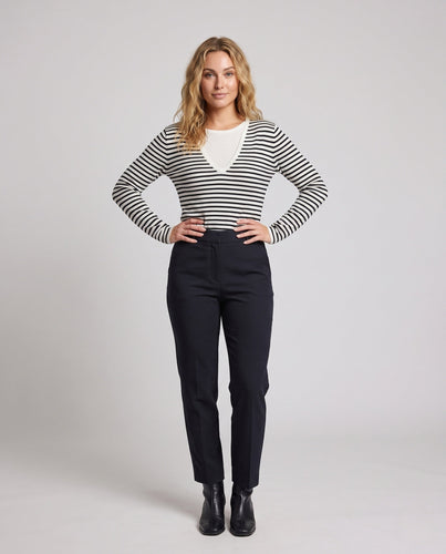 Damen Feiner V‑Ausschnitt-Feinstrickpullover mit kaschmirähnlicher Haptik und legerer Oversize-Silhouette Shop Nory