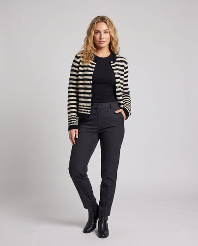 Damen Gestreifter Kurzcardigan mit rundem Ausschnitt, geknöpfter Front und flauschiger Mohair‑Optik Shop Nory