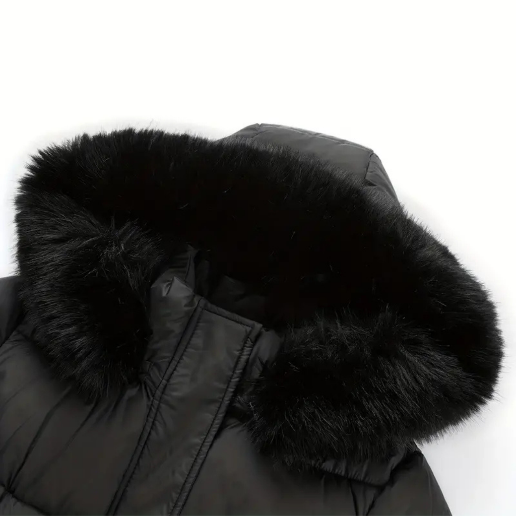 Winterjacke - Stilvolle Schwarze Damenjacke mit Einer Kunstfellkapuze