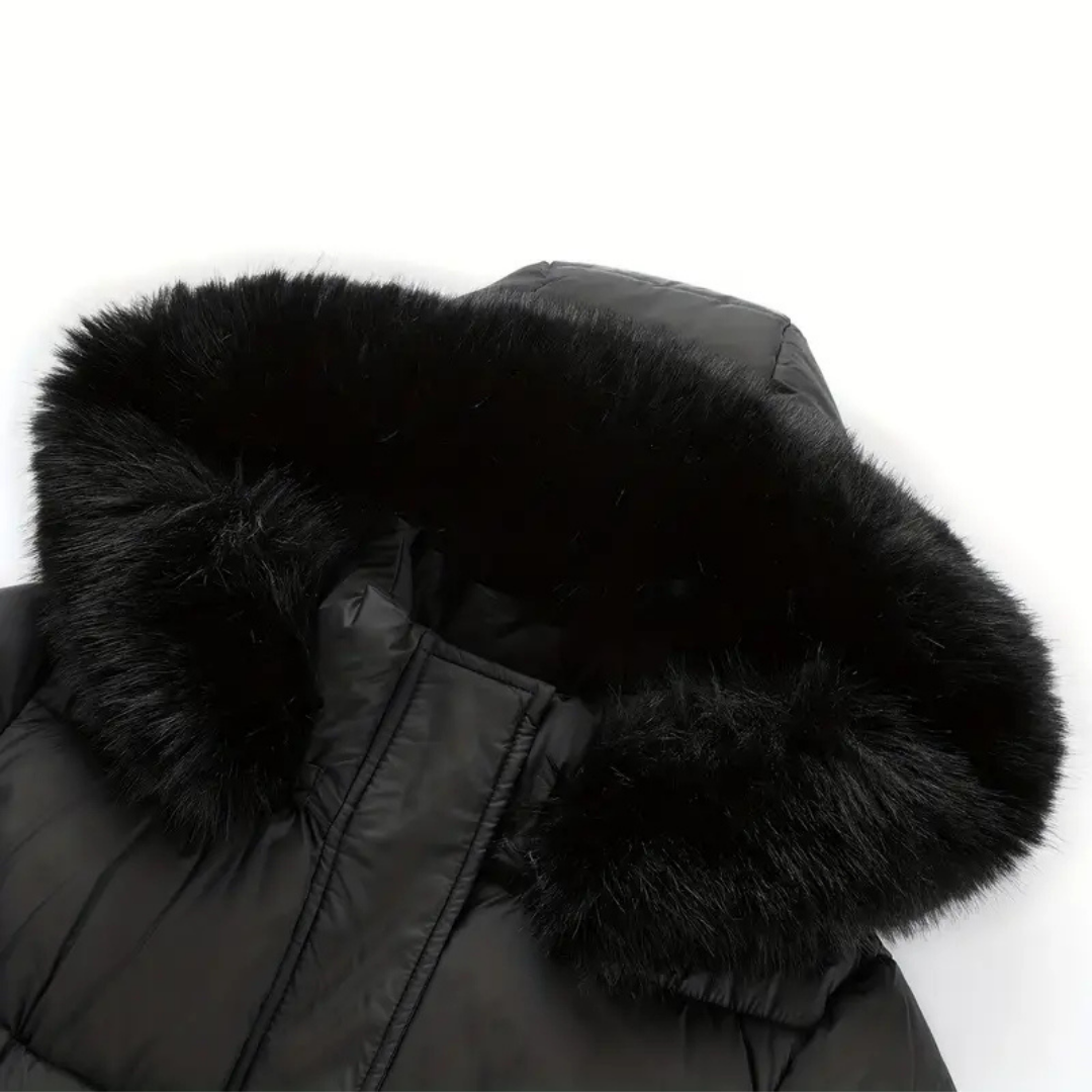 Winterjacke - Stilvolle Schwarze Damenjacke mit Einer Kunstfellkapuze