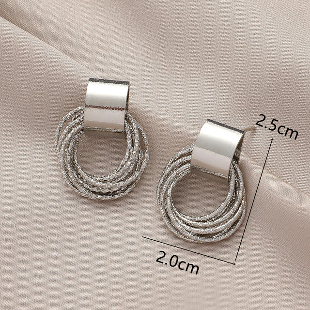 Zauber lobe | Mehrere kleine kreisförmige Ohrstecker für Frauen | Shop Nory